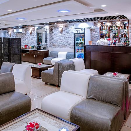 דואלה Serena Hotel מראה חיצוני תמונה