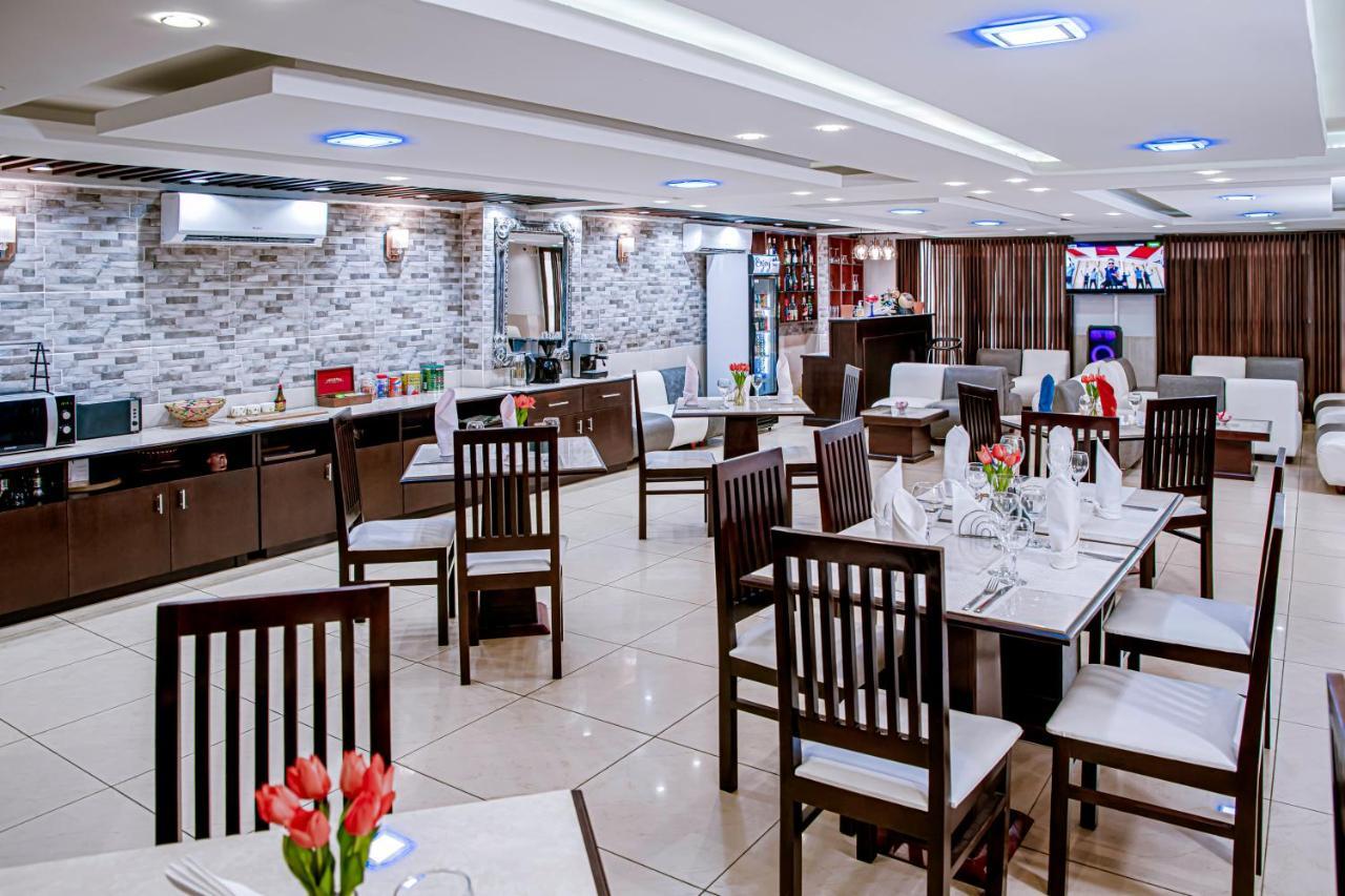 דואלה Serena Hotel מראה חיצוני תמונה