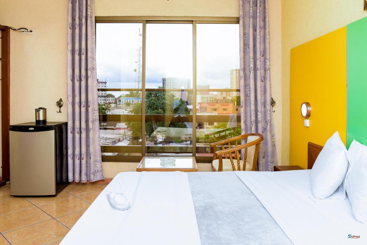 דואלה Serena Hotel מראה חיצוני תמונה